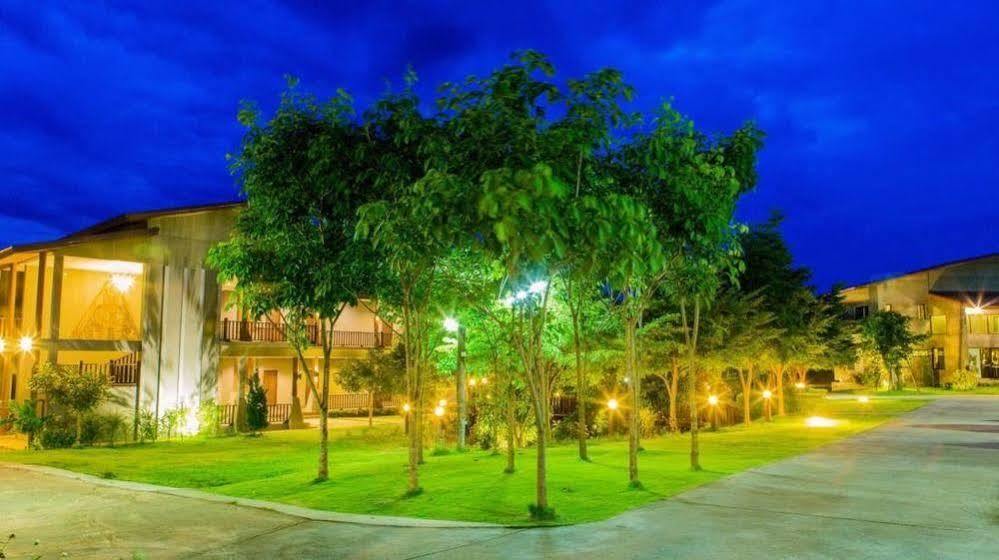 Baan Pailyn Resort Lamphun Li Bagian luar foto